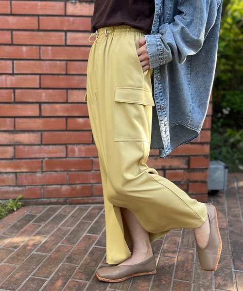 mi via loca（ミヴィアロカ）の「リメイク風スリットカーゴスカート（スカート・レディース・アイボリー/イエロー/ベージュ・FREE）」の18枚目の写真