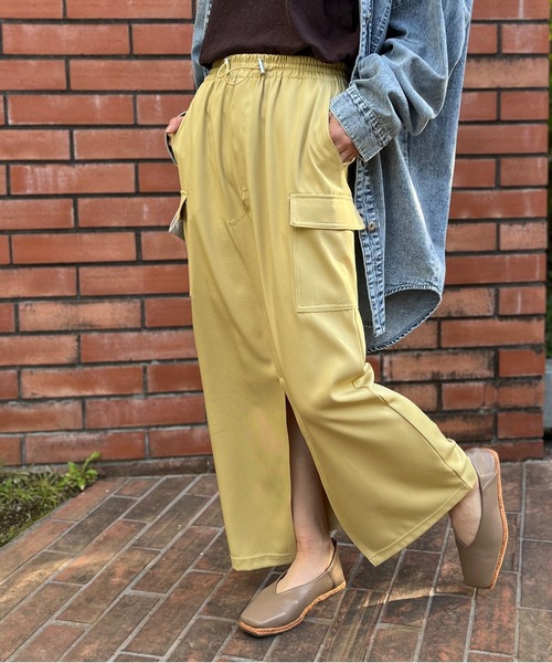 mi via loca（ミヴィアロカ）の「リメイク風スリットカーゴスカート（スカート・レディース・アイボリー/イエロー/ベージュ・FREE）」の10枚目の写真