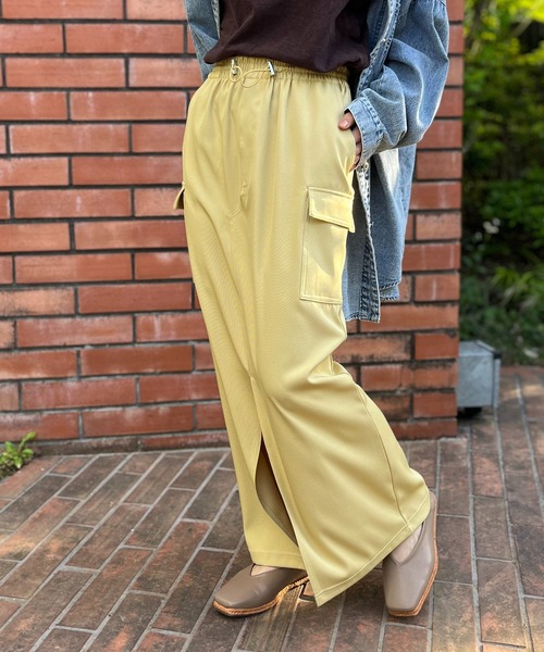 mi via loca（ミヴィアロカ）の「リメイク風スリットカーゴスカート（スカート・レディース・アイボリー/イエロー/ベージュ・FREE）」の11枚目の写真