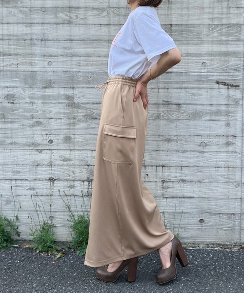 mi via loca（ミヴィアロカ）の「リメイク風スリットカーゴスカート（スカート・レディース・アイボリー/イエロー/ベージュ・FREE）」の9枚目の写真