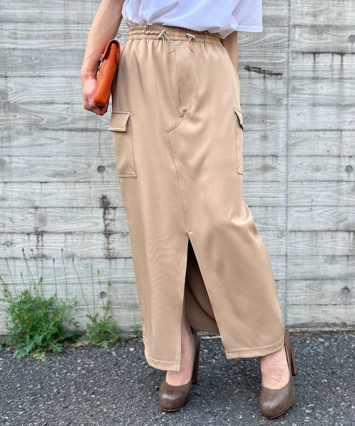 mi via loca（ミヴィアロカ）の「リメイク風スリットカーゴスカート（スカート・レディース・アイボリー/イエロー/ベージュ・FREE）」の15枚目の写真