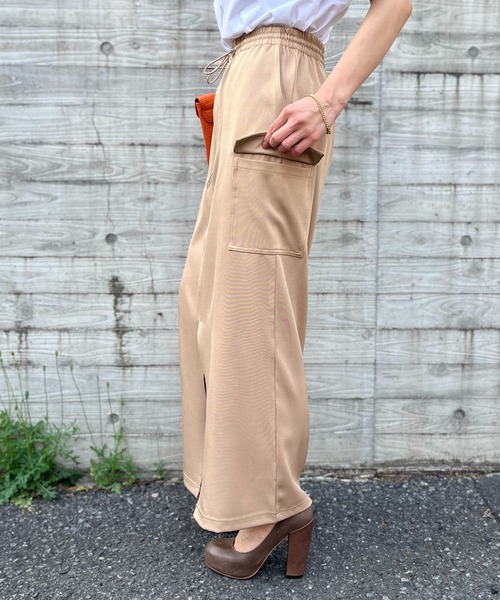 mi via loca（ミヴィアロカ）の「リメイク風スリットカーゴスカート（スカート・レディース・アイボリー/イエロー/ベージュ・FREE）」の7枚目の写真