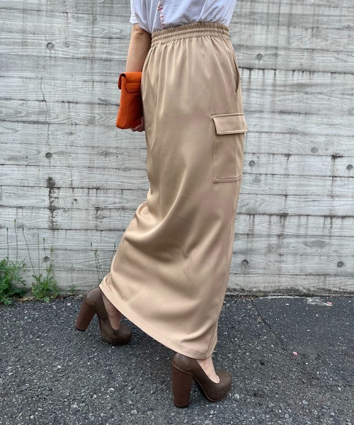 mi via loca（ミヴィアロカ）の「リメイク風スリットカーゴスカート（スカート・レディース・アイボリー/イエロー/ベージュ・FREE）」の16枚目の写真