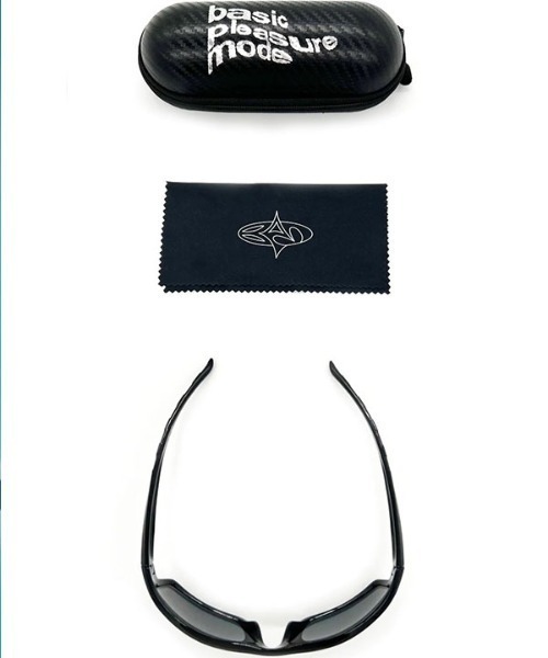 Basic Pleasure Mode（ベーシックプレジャーモード）の「【Basic Pleasure Mode/ ベーシックプレジャーモード 】VISOR WRAP SUNGLASSES WITH MIRROR LENSE/ バイザー ラップ サングラス ウィズミラーレンズ サングラス（サングラス・メンズ・ブラック・ONE SIZE）」の6枚目の写真
