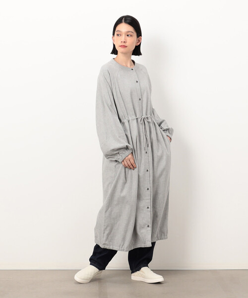ONIGIRI（オニギリ）の「コットンネル　シャツワンピース（シャツワンピース・レディース・グレー/オフホワイト/ブラウン・FREE）」の12枚目の写真