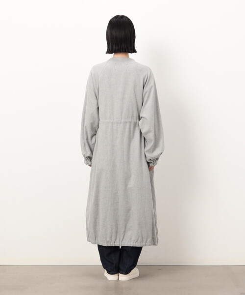 ONIGIRI（オニギリ）の「コットンネル　シャツワンピース（シャツワンピース・レディース・グレー/オフホワイト/ブラウン・FREE）」の17枚目の写真