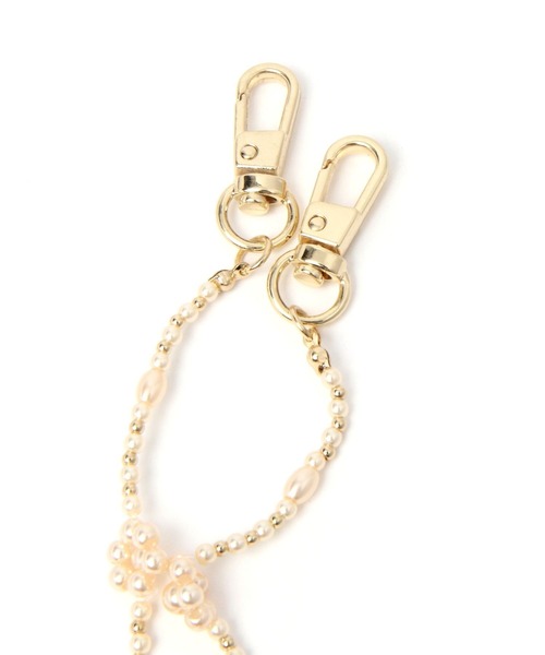 Me%（ミィパーセント）の「パールフラワーモバイルストラップ  972616（スマホグッズ・レディース・オフホワイト/ピンクゴールド・FREE）」の6枚目の写真