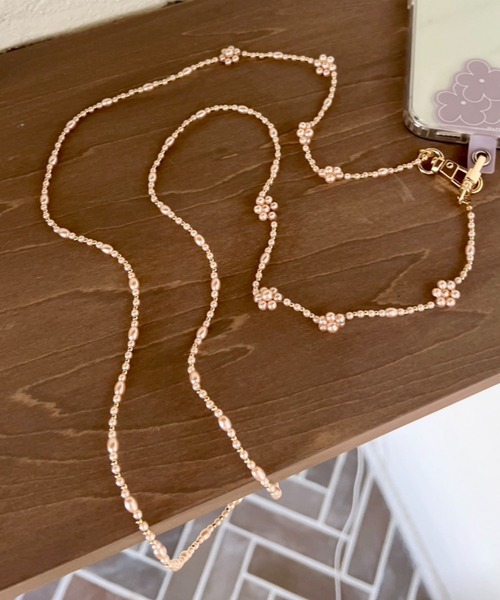 Me%（ミィパーセント）の「パールフラワーモバイルストラップ  972616（スマホグッズ・レディース・オフホワイト/ピンクゴールド・FREE）」の16枚目の写真