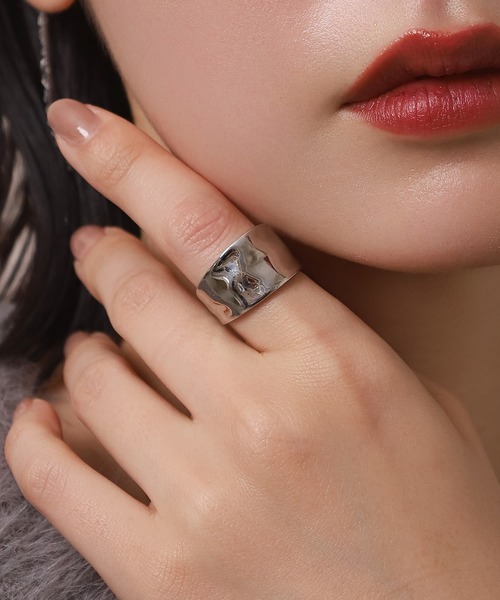 LHME(エルエイチエムイー)の「【WEB限定】”Aqua”リング/サージカルステンレス(金属アレルギー対応)【LHME / エルエイチエムイー】(リング・レディース・シルバー/ゴールド・11号/13号/15号)」の2枚目の写真