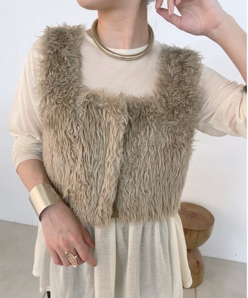 Omekashi（オメカシ）の「ファービスチェ（ベスト・レディース・ブラック/ベージュ/オフホワイト・FREE）」の6枚目の写真