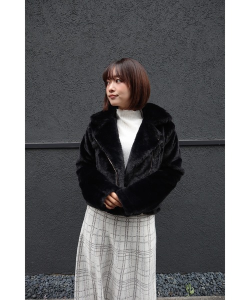 CECIL McBEE(セシルマクビー)の「エコファーライダースジャケット(ライダースジャケット・レディース・ピンク/グレー/ブラック/モカ/アイボリー・MEDIUM)」の9枚目の写真