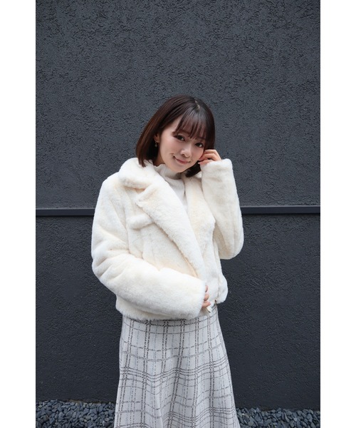 CECIL McBEE(セシルマクビー)の「エコファーライダースジャケット(ライダースジャケット・レディース・ピンク/グレー/ブラック/モカ/アイボリー・MEDIUM)」の11枚目の写真