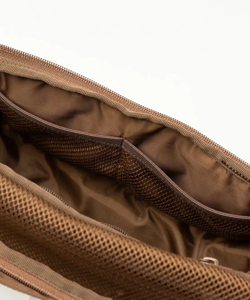 NEW ERA（ニューエラ）の「NEW ERA/ニューエラ ウエストポーチ エクスプローラー ウエストバッグ 3L 撥水 軽量 13772551（ボディバッグ/ウエストポーチ・メンズ・ブラウン/ネイビー/ブラック・FREE）」の15枚目の写真