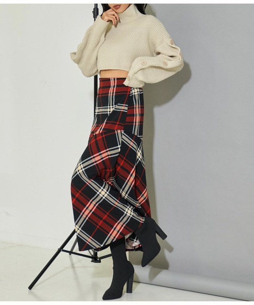 LATINA（ラティーナ）の「袖ボタン クロップド ニット セーター ハイネック スタンドカラー（ニット/セーター・レディース・ブラック/グリーン/ベージュ・FREE）」の12枚目の写真