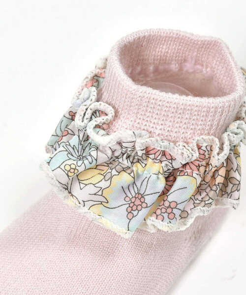 Tartine et Chocolat（タルティーヌエショコラ）の「【日本製】【お揃い】リバティ(Margaret Annie)タナローンソックスベビー(8~13cm)（ソックス/靴下・キッズ・イエロー系その他/ピンク系その他・13.0cm/10cm）」の4枚目の写真