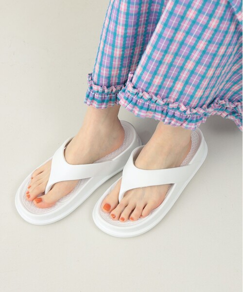 CAROLINA GLASER(カロリナ グレイサー)の「CARIGA / Flip Sandals(サンダル・レディース・ホワイト/ピンク/ブラック・36/38/40)」の2枚目の写真
