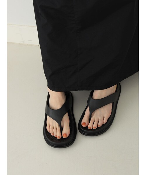 CAROLINA GLASER(カロリナ グレイサー)の「CARIGA / Flip Sandals(サンダル・レディース・ホワイト/ピンク/ブラック・36/38/40)」の3枚目の写真
