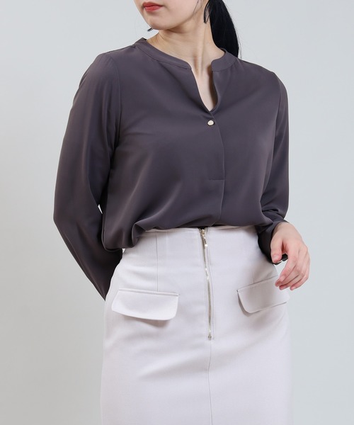 TRUDEA(トルディア)の「とろみスキッパー装飾ボタンブラウス(シャツ/ブラウス・レディース・ホワイト/ブルーグリーン/チャコールグレー・MEDIUM/LARGE)」の3枚目の写真