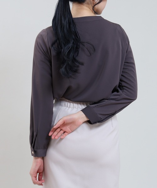 TRUDEA(トルディア)の「とろみスキッパー装飾ボタンブラウス(シャツ/ブラウス・レディース・ホワイト/ブルーグリーン/チャコールグレー・MEDIUM/LARGE)」の15枚目の写真