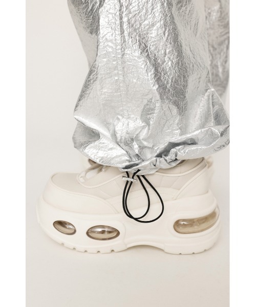 SLY（スライ）の「SHINY FIELD LOOSE PT シャイニー フィールド ルーズ パンツ（スラックス・レディース・シルバー・FREE）」の12枚目の写真