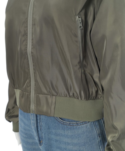 Edit Sheen（エディットシーン）の「シャーリングスリーブMA-1ブルゾン（ブルゾン・レディース・アイボリー/カーキ・M）」の5枚目の写真