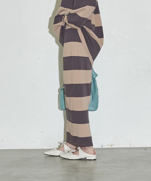 THE YOn（ザヨン）の「Wリボンフェイクレザーフラットミュール（サンダル・レディース・アイボリー/ブラック/ベージュ・37/38/39）」の20枚目の写真