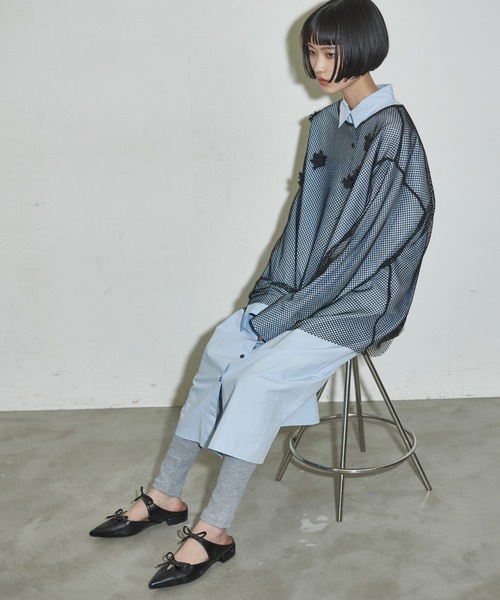 THE YOn（ザヨン）の「Wリボンフェイクレザーフラットミュール（サンダル・レディース・アイボリー/ブラック/ベージュ・37/38/39）」の8枚目の写真