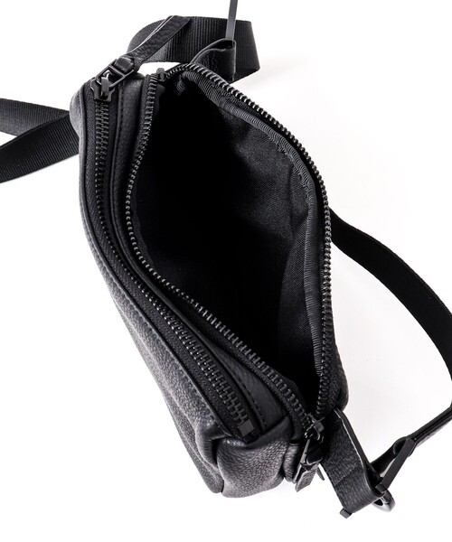 waku(ワク)の「【waku/ワク】レザースクエアミニショルダーバッグ (WK-0028)(ショルダーバッグ・メンズ・ブラック・FREE)」の11枚目の写真