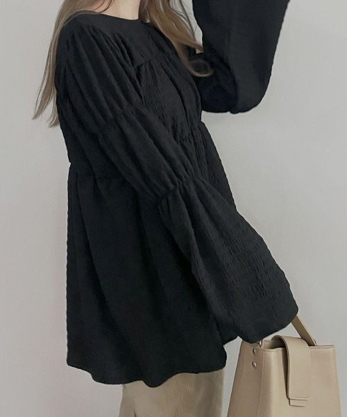 NAUL(ナウル)の「シャーリングブラウス / ペプラム フレア プルオーバー ティアード 楊柳 ふくれジャガード チュニック(シャツ/ブラウス・レディース・ブラック/ブルー・FREE)」の6枚目の写真