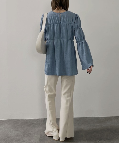 NAUL(ナウル)の「シャーリングブラウス / ペプラム フレア プルオーバー ティアード 楊柳 ふくれジャガード チュニック(シャツ/ブラウス・レディース・ブラック/ブルー・FREE)」の13枚目の写真