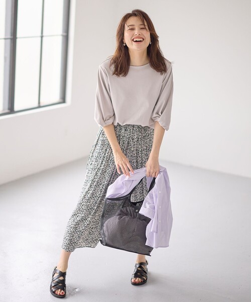 ANY(エニィ)の「【WEB限定】シルケットスムース ツイストリーブプルオーバー(Tシャツ/カットソー・レディース・オールドローズ系/ブルー系/スモーキーグリーン系/ネイビー系/アイボリー系/ベージュ系・2/3)」の18枚目の写真