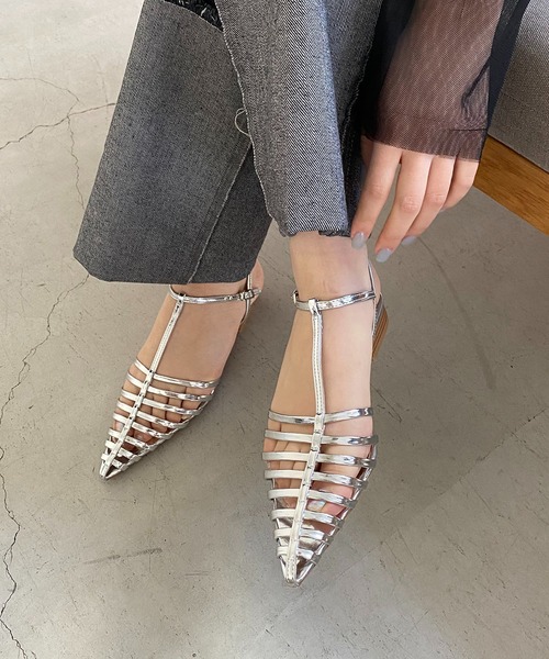 CAPRICIEUX LE'MAGE(カプリシューレマージュ)の「Tストラップボーンサンダル(サンダル・レディース・ブラック/シルバー・S/M/L)」の11枚目の写真