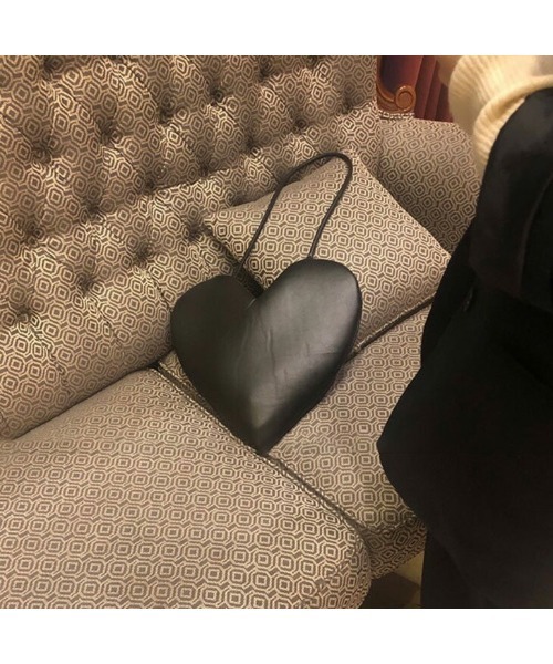 AMELY（エミリー）の「ハート型バッグ（ハンドバッグ・レディース・ブラック・S/L）」の3枚目の写真