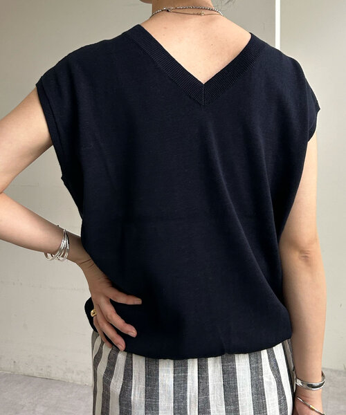 SHENERY（シーナリー）の「【前後で着れる】リネン混2WAYウォッシャブルロゴニット（ニット/セーター・レディース・ネイビー/オレンジ/ライトグレー・FREE）」の11枚目の写真