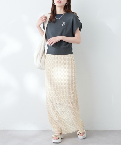 natural couture（ナチュラルクチュール）の「【WEB限定】ポンチ刺繍ロゴ入りフレンチスリーブ（Tシャツ/カットソー・レディース・ミント/アイボリー/ピンク/スミクロ/グレイッシュベージュ・FREE）」の14枚目の写真