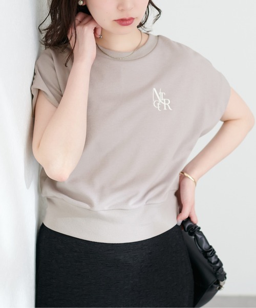 natural couture（ナチュラルクチュール）の「【WEB限定】ポンチ刺繍ロゴ入りフレンチスリーブ（Tシャツ/カットソー・レディース・ミント/アイボリー/ピンク/スミクロ/グレイッシュベージュ・FREE）」の18枚目の写真
