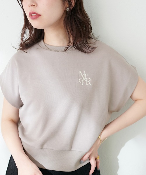 natural couture（ナチュラルクチュール）の「【WEB限定】ポンチ刺繍ロゴ入りフレンチスリーブ（Tシャツ/カットソー・レディース・ミント/アイボリー/ピンク/スミクロ/グレイッシュベージュ・FREE）」の16枚目の写真