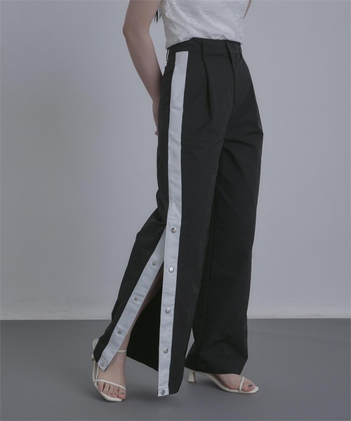 miette（ミエット）の「サイドボタンワイドパンツ（その他パンツ・レディース・ブラック/グレー・FREE）」の2枚目の写真