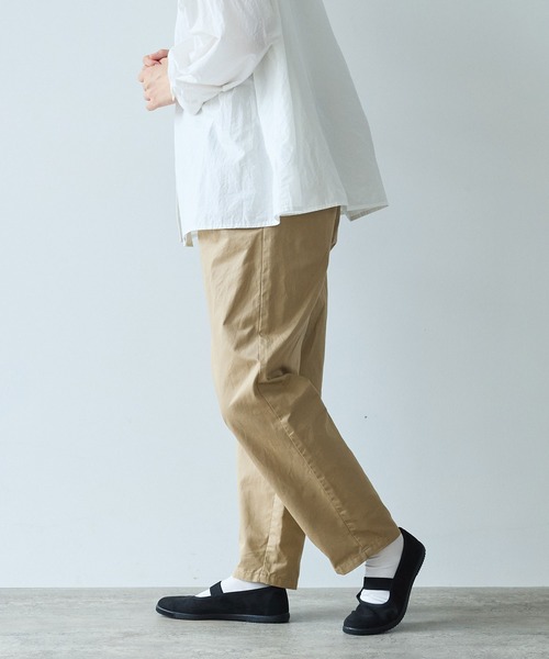 bulle de savon（ビュルデサボン）の「甘撚りライトチノクロス　テーパードパンツ（チノパンツ・レディース・ブラック/ベージュ・FREE）」の9枚目の写真