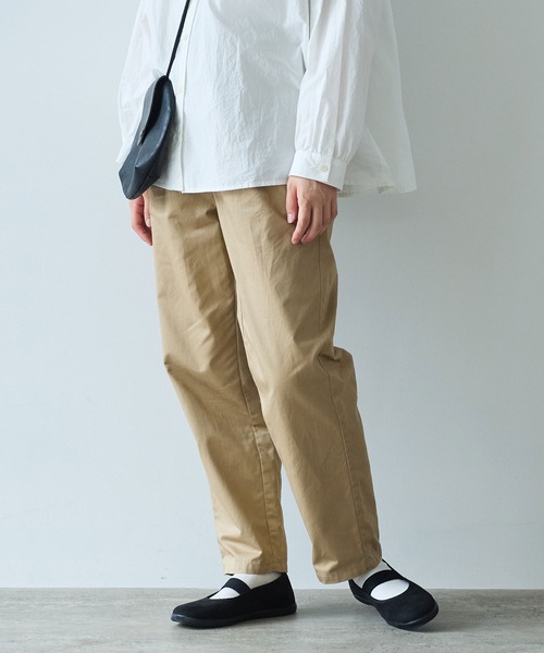 bulle de savon（ビュルデサボン）の「甘撚りライトチノクロス　テーパードパンツ（チノパンツ・レディース・ブラック/ベージュ・FREE）」の12枚目の写真