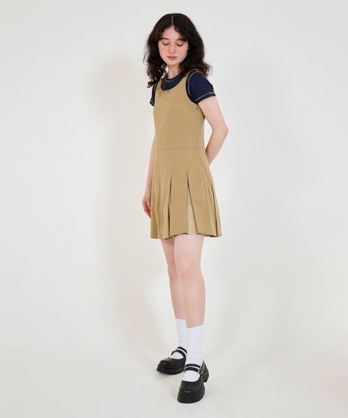TINA:JOJUN(ティーナジョジュン)の「プリーツ切替 ミニ丈無地ワンピース TINA:JOJUN(ワンピース・レディース・ネイビー/ベージュ・M/S)」の7枚目の写真