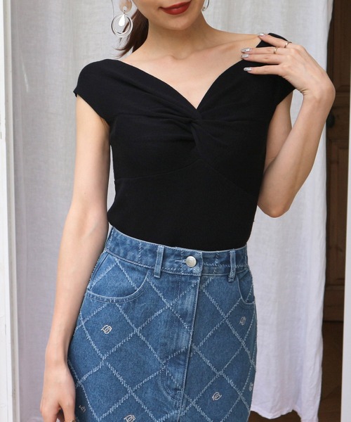 ROYAL PARTY（ロイヤルパーティー）の「フロントツイストニットトップス（ニット/セーター・レディース・オフホワイト/ブルー/ブラック・FREE）」の2枚目の写真