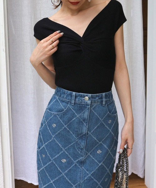 ROYAL PARTY（ロイヤルパーティー）の「フロントツイストニットトップス（ニット/セーター・レディース・オフホワイト/ブルー/ブラック・FREE）」の6枚目の写真