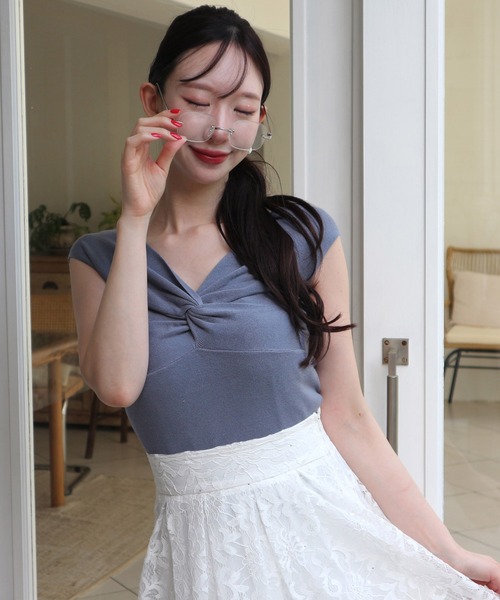 ROYAL PARTY（ロイヤルパーティー）の「フロントツイストニットトップス（ニット/セーター・レディース・オフホワイト/ブルー/ブラック・FREE）」の10枚目の写真