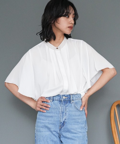 mili an deni(ミリアンデニ)の「フロントタックバイカラーブラウス(シャツ/ブラウス・レディース・オフホワイト/サックスブルー/ピンクベージュ/ライトベージュ/ブラック・M)」の6枚目の写真