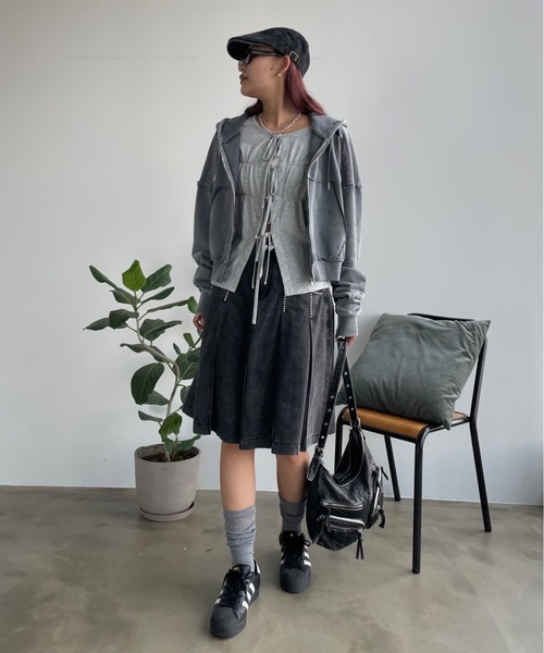 SHAGGIE（シャギー）の「ワッシャーリボン付きミニ裏毛カーディガン（カーディガン/ボレロ・レディース・グレー/ブラック/カーキ・FREE）」の15枚目の写真