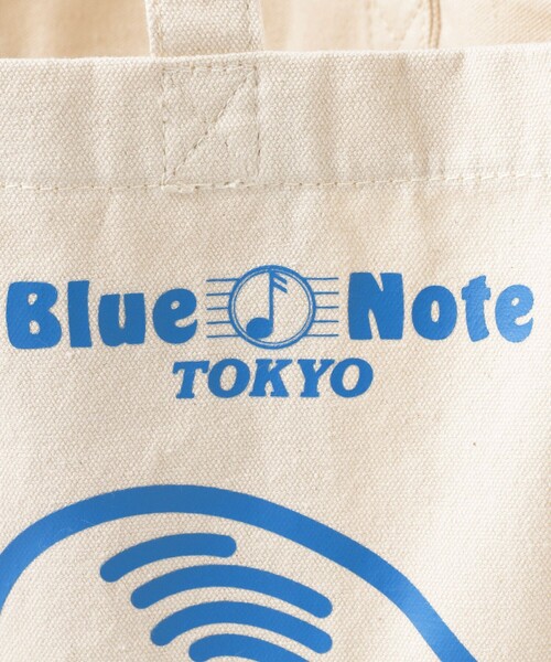 BEAMS T（ビームスティー）の「Blue Note Tokyo × BOOKWORKS  / 別注 LOGO TOTE（トートバッグ・メンズ・ナチュラル/ブラック・ONE SIZE）」の16枚目の写真
