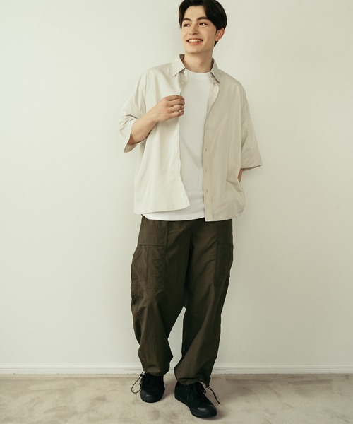 Be.Nection(ビネクション)の「LOOSE FIT HALF SLEEVE SHIRT / ルーズフィットレギュラーカラー半袖シャツ(シャツ/ブラウス・メンズ・オフホワイト/ブルー/ベージュ/ネイビー・MEDIUM/LARGE)」の5枚目の写真