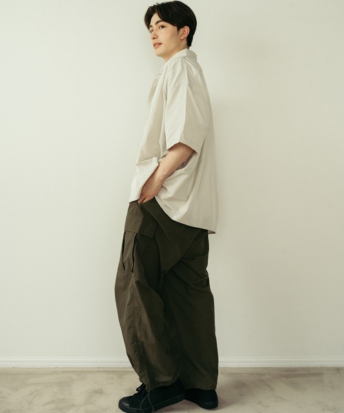 Be.Nection(ビネクション)の「LOOSE FIT HALF SLEEVE SHIRT / ルーズフィットレギュラーカラー半袖シャツ(シャツ/ブラウス・メンズ・オフホワイト/ブルー/ベージュ/ネイビー・MEDIUM/LARGE)」の6枚目の写真