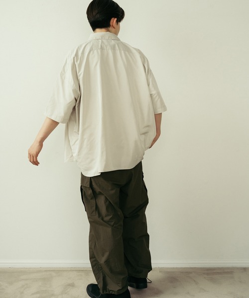Be.Nection(ビネクション)の「LOOSE FIT HALF SLEEVE SHIRT / ルーズフィットレギュラーカラー半袖シャツ(シャツ/ブラウス・メンズ・オフホワイト/ブルー/ベージュ/ネイビー・MEDIUM/LARGE)」の7枚目の写真